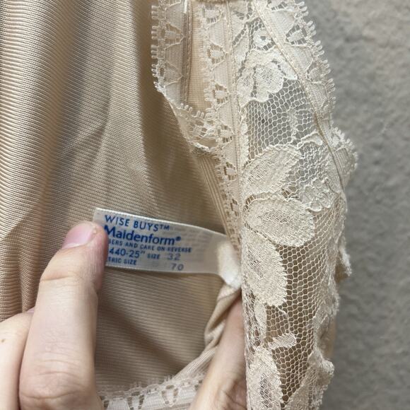 Vintage WISE BUYS Maidenform Tan Nylon Full Slip Lace adjustable straps Sz 32 - Picture 3 of 9